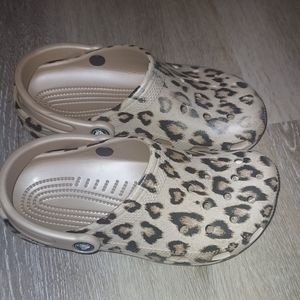 Animal print Crocs women size 6